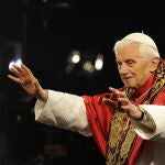 - El Papa emérito Benedicto XVI ha muerto a los 95 años de edad. En la imagen, durante una celebración en Roma en abril de 2012. EFE/EPA/MAURIZIO BRAMBATTI