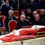 El cuerpo del Papa emérito Benedicto XVI