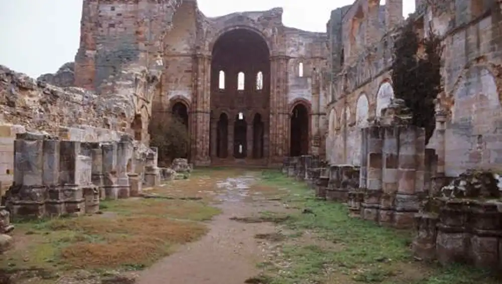 Monasterio en ruinas de Santa María de Moreruela, en Zamora