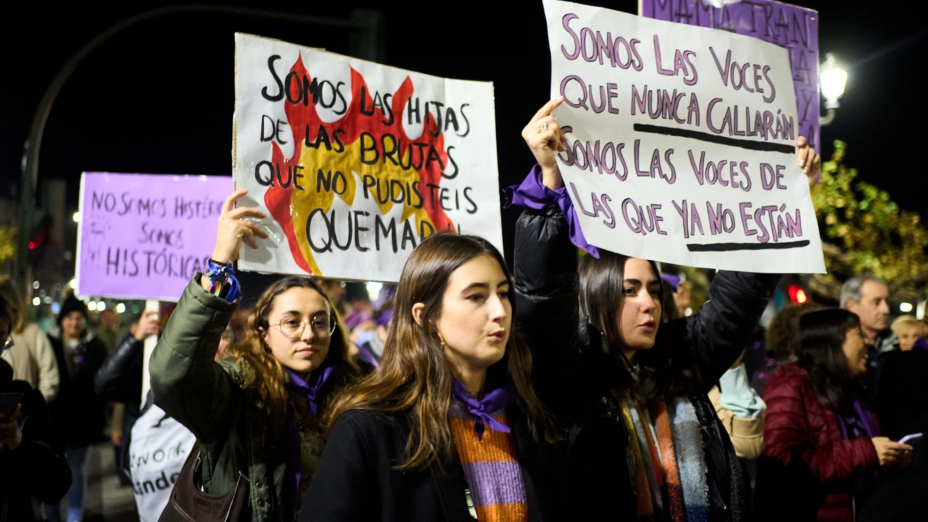Un grupo de mujeres con pancartas durante una manifestación contra las violencias machistas