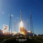 Imagen del despegue de Menut a bordo de un cohete de SpaceX desde Cabo Cañaberal