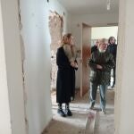 María Pardo durante su visita a una vivienda que se está rehabilitando en la provincia de Zamora para destinarla al alquiler social