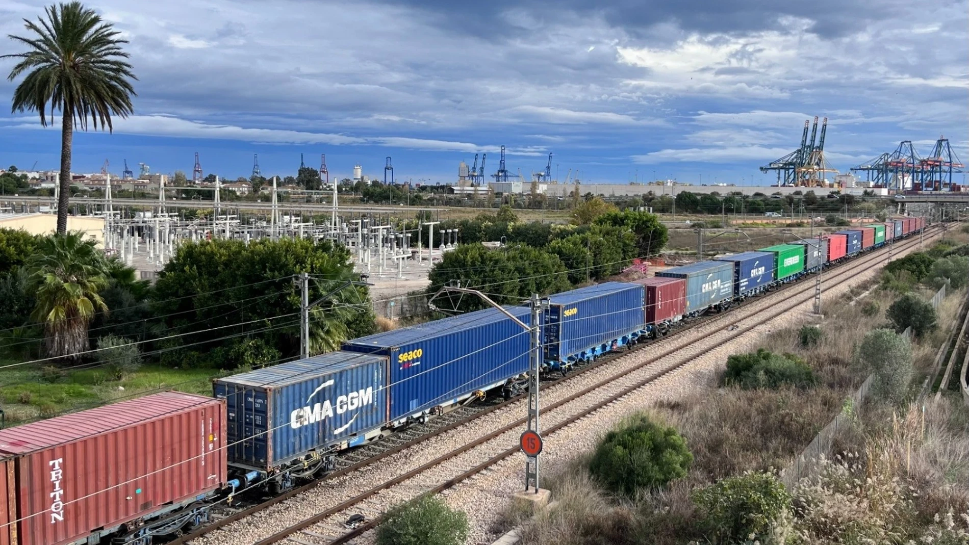 Trenes en el Puerto de València
