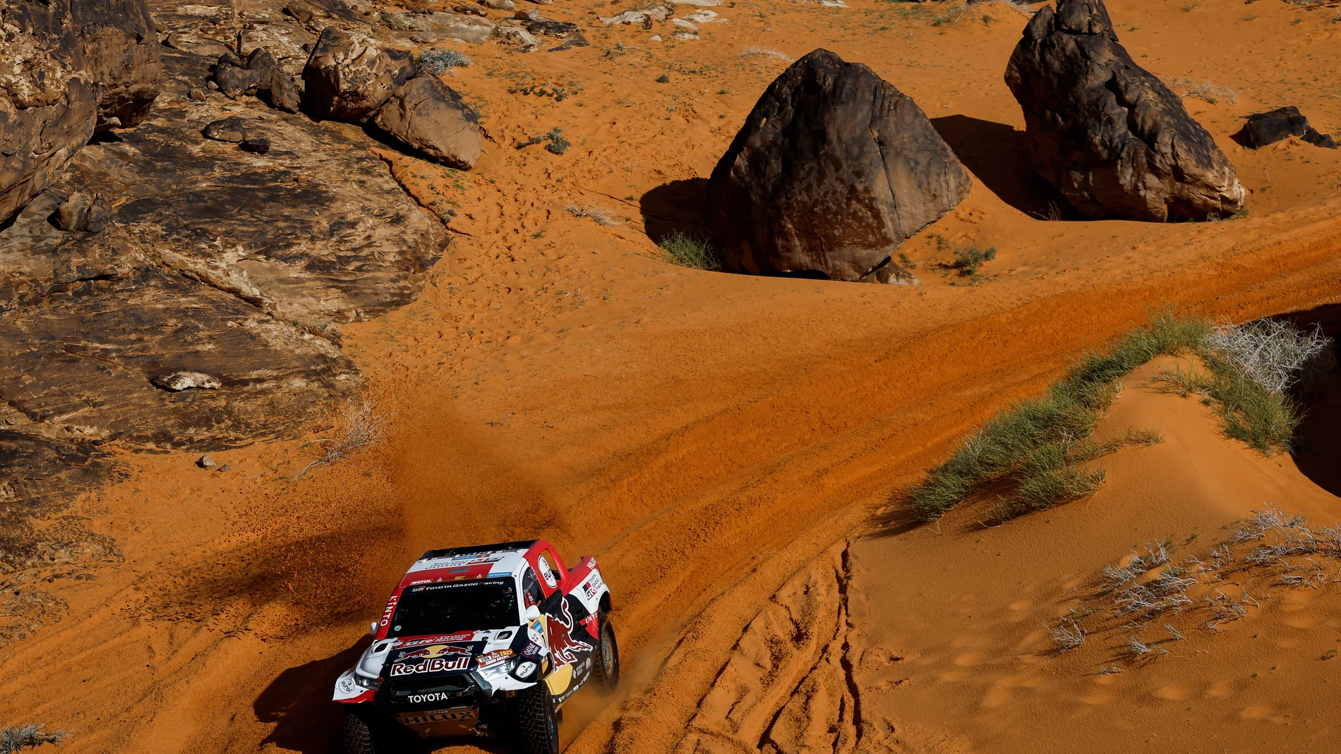El Toyota de Nasser Al Attiyah, en pleno desierto