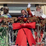 El alcalde de Murcia José Antonio Serrano ha recibido a los Reyes Magos de Oriente este jueves en el Ayuntamiento de Murcia
