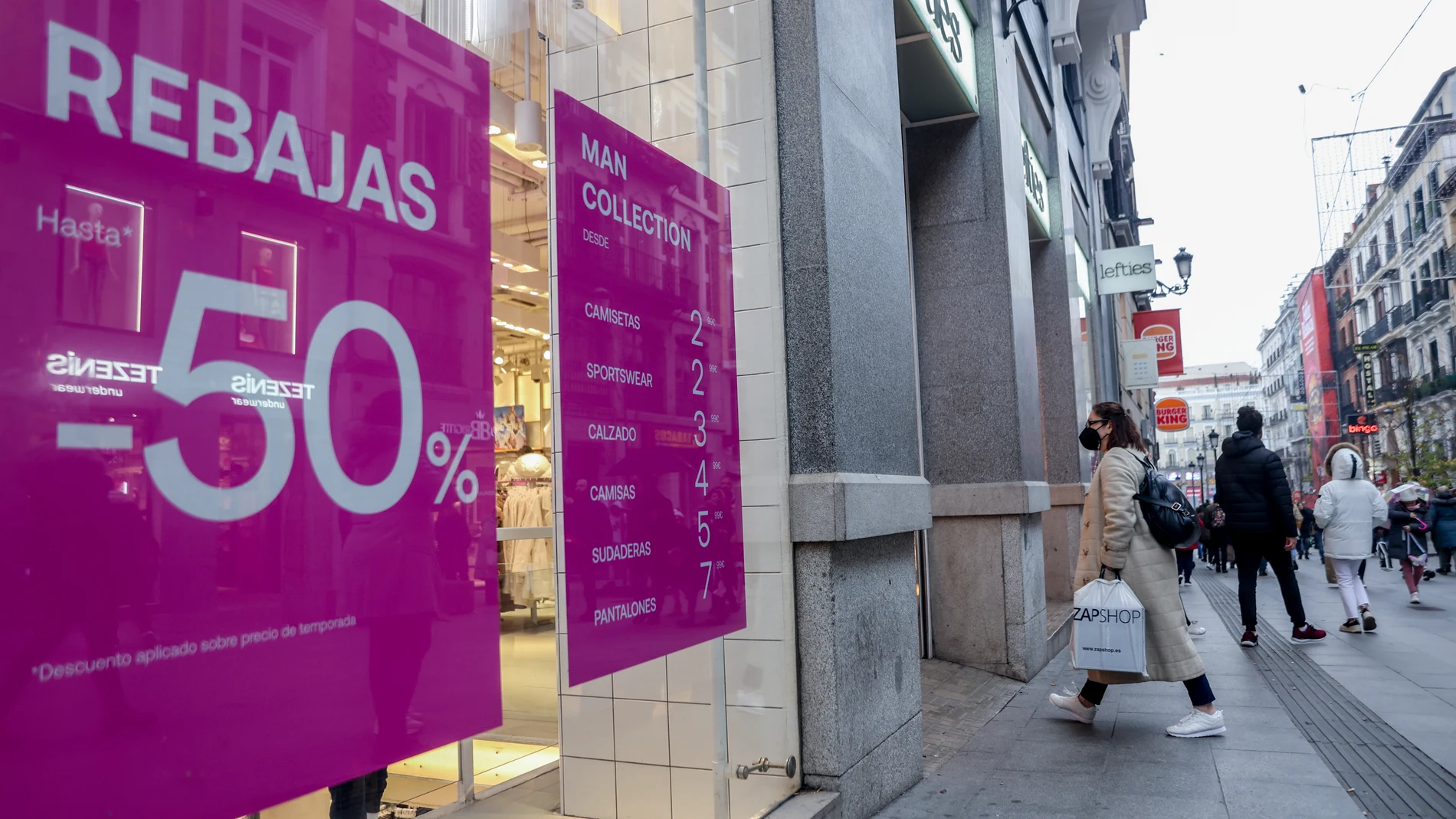 Con las compras online, se acabaron las imágenes de estampidas el primer día de rebajas