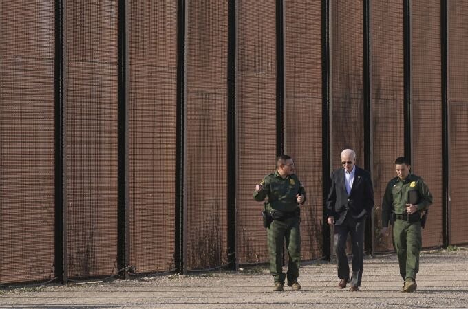 Biden visita México para contener la crisis migratoria