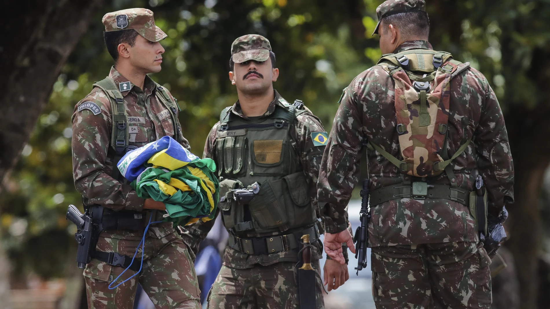 El silencio militar ante el golpismo en Brasil refleja su “desarticulación”