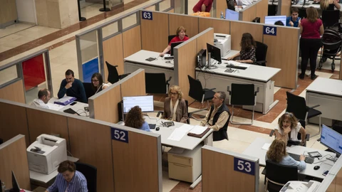 Los técnicos de Hacienda denuncian la falta de expertos tributarios para la Renta 2022