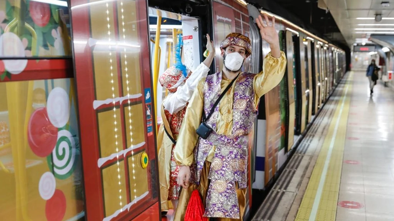 Estos son los horarios y líneas de Metro de Madrid que se refuerzan para ver a los Reyes Magos Estos son los horarios y líneas de Metro de Madrid que se refuerzan para ver a los Reyes Magos