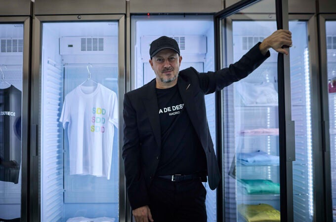 El chef Javier Bonet, se une al arquitecto y artista Luis Úrculo para crear en pleno centro de Madrid, “Galería Comercial” junto al restaurante Sala de Despiece, una tienda de moda, diseño y arte