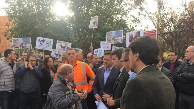 Representantes sindicales en la protesta organizada por el PP contra del cierre del Centro de Información y Coordinación de Urgencias (CICU) en la provincia de Alicante.EUROPA PRESS09/01/2023