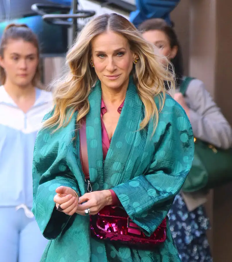 Sarah Jessica Parker inspiración perfecta para invitadas más 50.