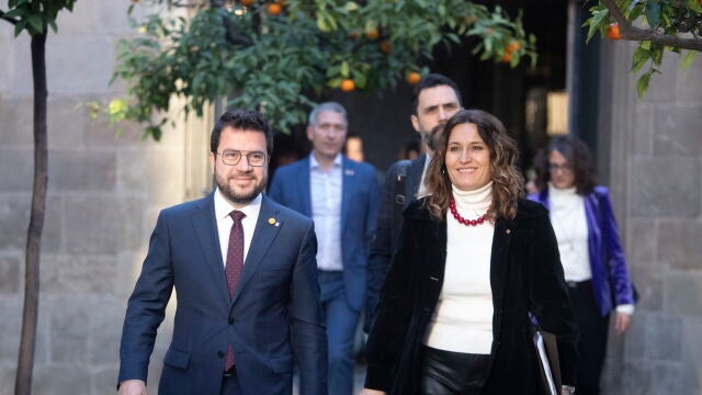 El presidente de la Generalitat, Pere Aragonès junto a la consellera de la Presidencia, Laura Vilagrà