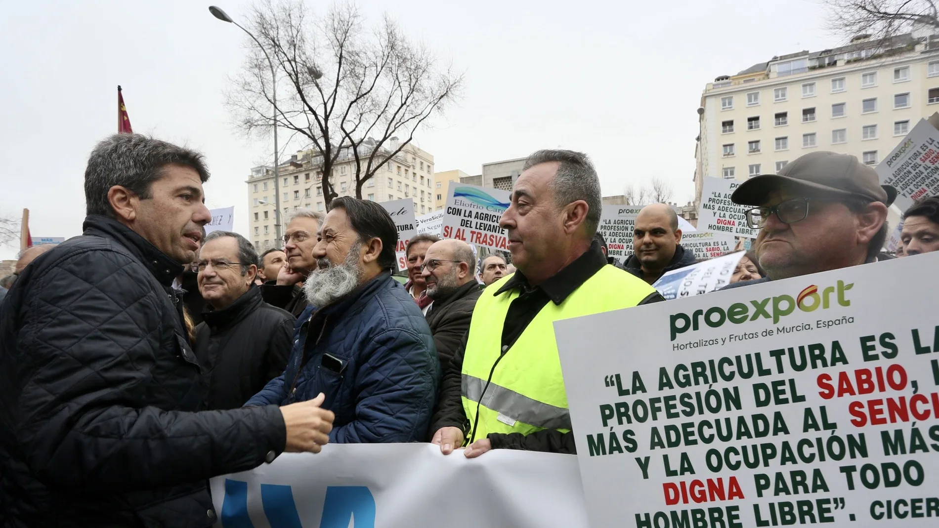 El presidente del PPCV, Carlos Mazón, durante la manifestación en Madrid en protesta por el recorte del trasvase Tajo- Segura