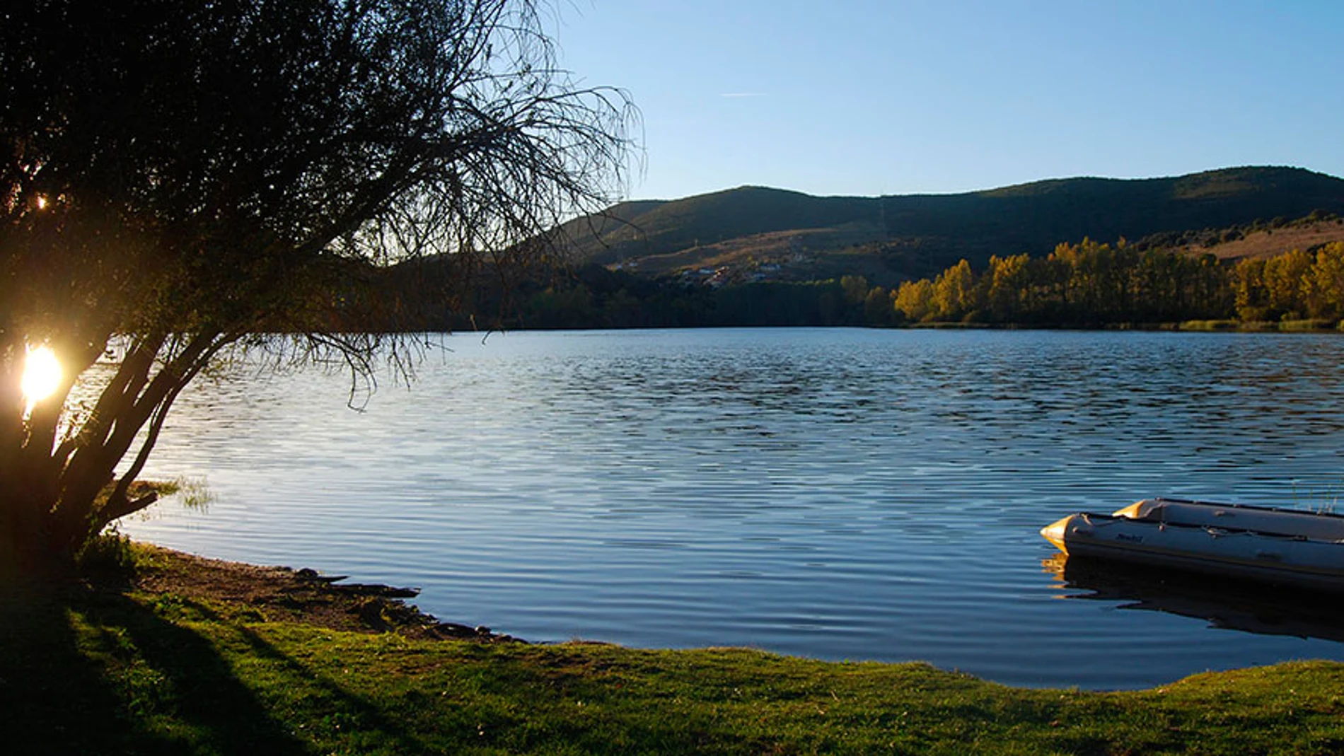 Imagen del Lago Carucedo, en la provincia de León