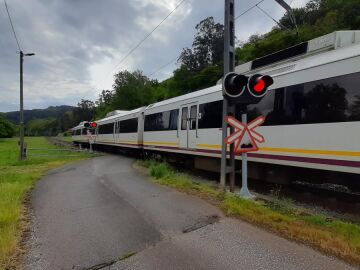 Cantabria y Asturias tendrán trenes de Cercanías gratuitos para compensar el error con los nuevos