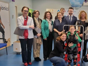 El rector de la UEMC y el consejero delegado concen de primera mano el trabajo de la doctora García Armada en Marsi Bionics