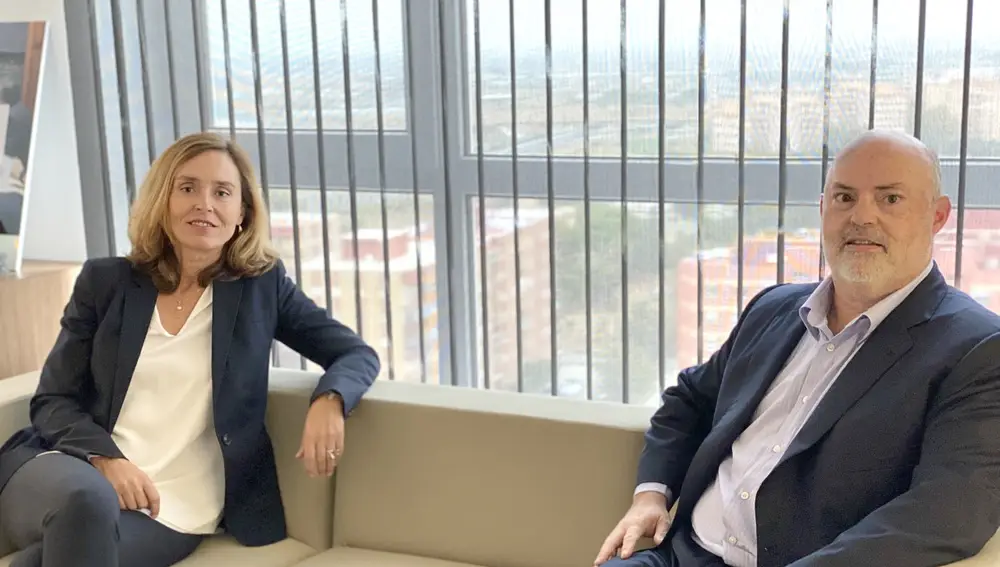 La consejera delegada de Ribera Salud, Elisa Tarazona y el presidente de Ribera Salud, Alberto de Rosa