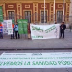 Manifestación convocada por el Sindicato Médico Andaluz ante el Palacio de San Telmo