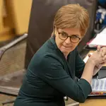 La ministra principal de Escocia, Nicola Sturgeon, en el Parlamento de Edimburgo