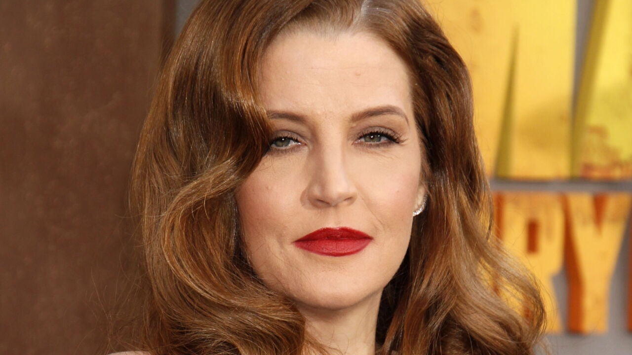 Muere de un paro cardíaco a los 54 años Lisa Marie Presley, hija del ...