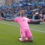 Joselu celebra su espectacular gol al Getafe