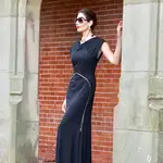 Pilar de Arce con el vestido de invitada perfecto para las mujeres de más de 50 años