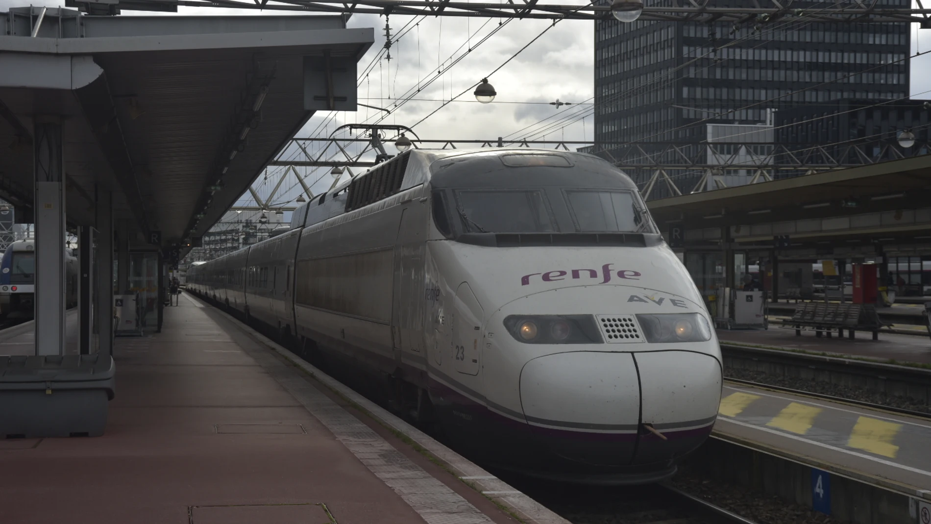 El AVE en pruebas de Renfe a su llegada a la estación de Lyon
