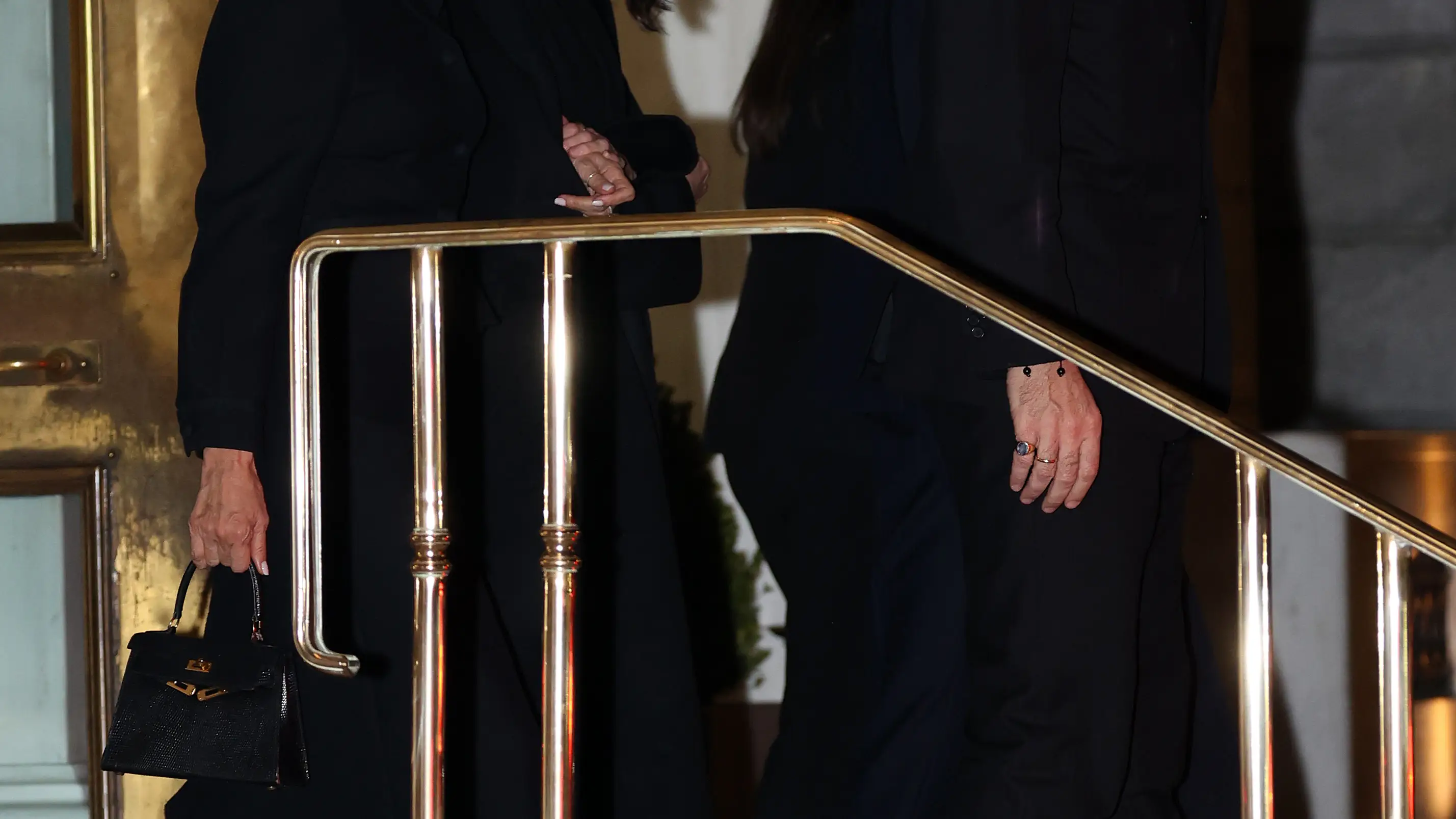 La Reina Letizia y Marie Chantal Miller, Pablo de Grecia y El Rey Felipe IV salen del restaurante donde se ha celebrado una cena, a 15 de enero de 2023, en Atenas (Grecia)FAMILIA;CENA;FUNERAL;CASA REALRaúl Terrel / Europa Press15/01/2023