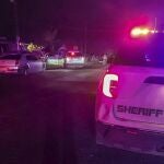 Detectives investigan el tiroteo que tuvo lugar en el municipio de Goshen, California
