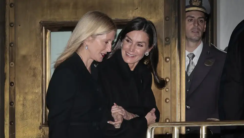Marie-Chantal de Grecia se agarra a la Reina Letizia