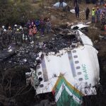 Los restos del avión siniestrado el día 16 de enero en Pokhara (Nepal)