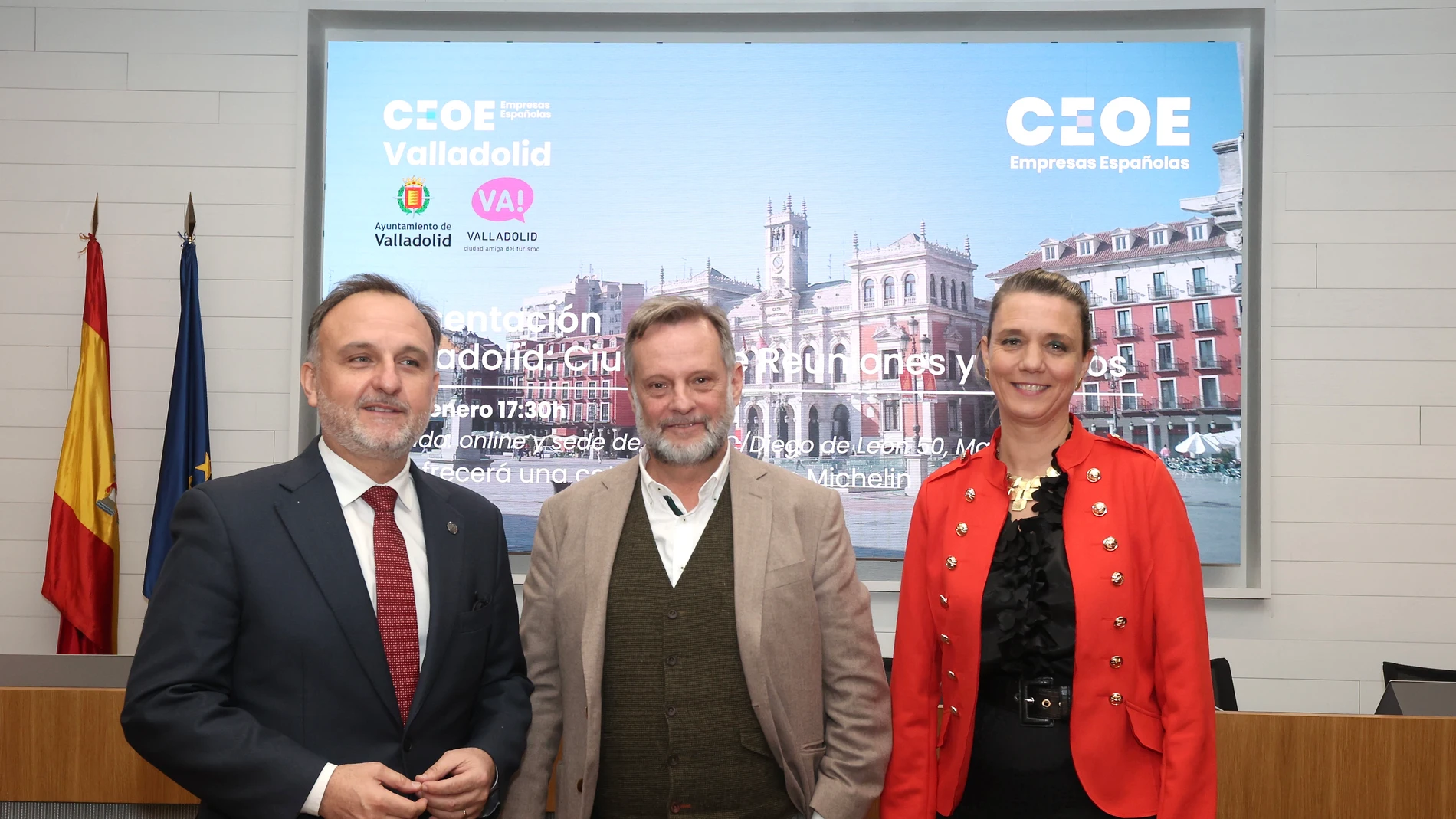 Él gerente de de la sociedad mixta para la promoción del turismo de Valladolid, Juan manuel Guimeráns, el presidente del consejo de turismo de CEOE, Juan Cierco y la presidente de CEOE Valladolid, Angela de Miguel