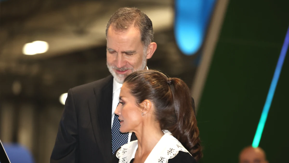 La boda de Almeida confirma la nueva dinámica Borbón, pero con la presencia de Felipe y Letizia en el aire