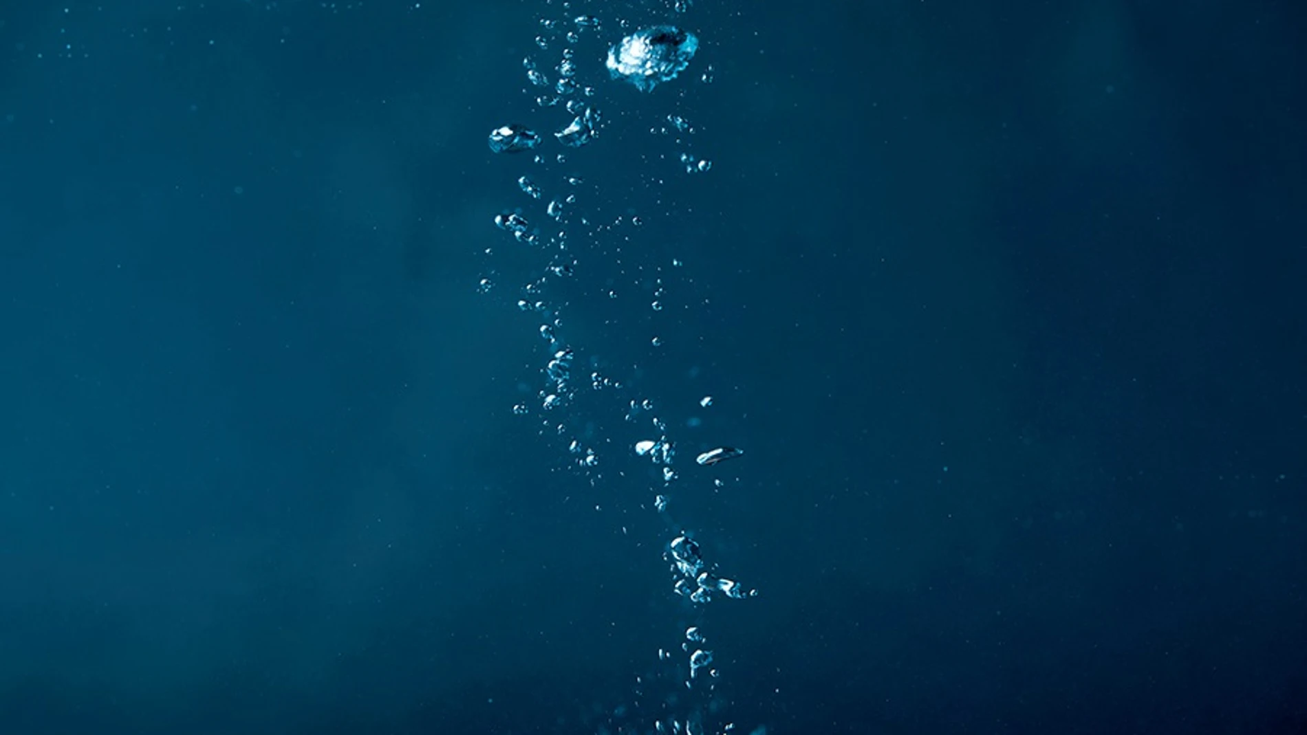 Burbujas de aire en agua