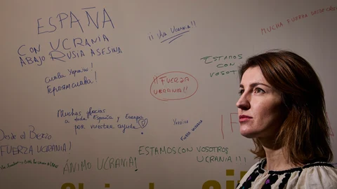 Entrevista con Mariana Oleskiv, presidenta de la Agencia Estatal para el Desarrollo Turístico de Ucrania en el stand de Fitur.
