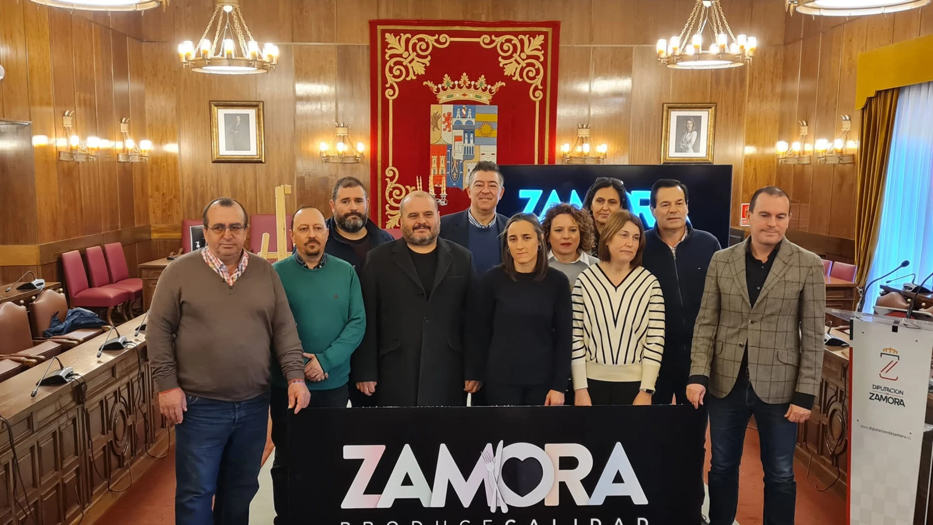 Francisco Requejo junto con los cocineros zamoranos que irán a Madrid Fusión