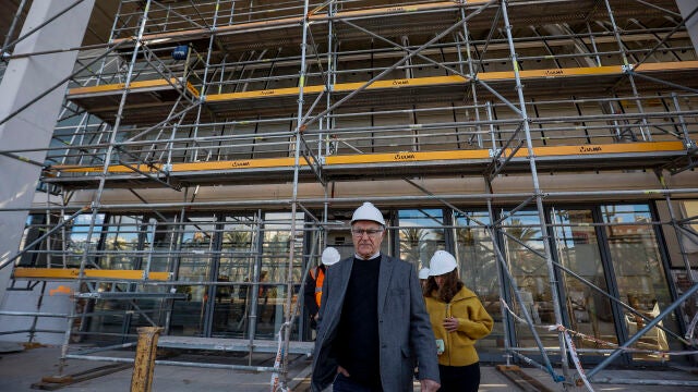 El alcalde de València, Joan Ribó, ha visitado esta mañana las obras de rehabilitación del Palau de la Música de Valencia