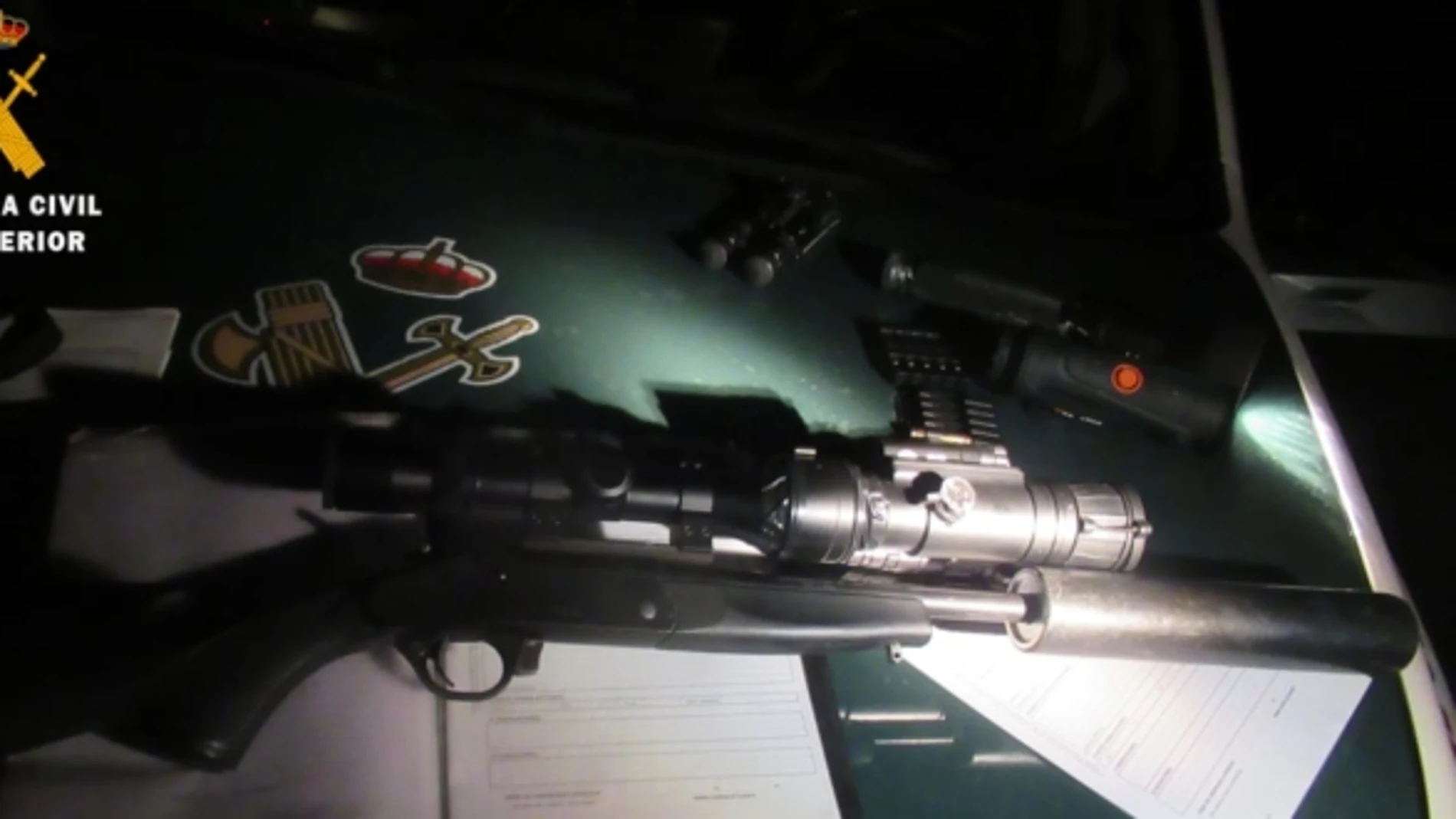 Una de las armas intervenidas por la Guardia Civil