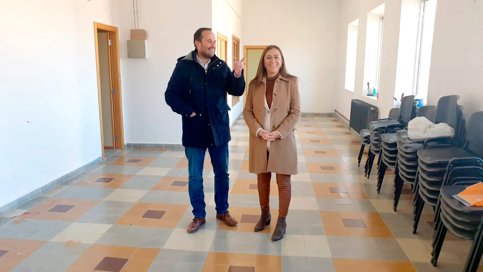 La delegada del Gobierno, Virginia Barcones, visita el municipio salmantino de Cantalapiedra acompañada por su alcalde, Miguel Ángel Marcos Escudero