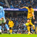 Hugo Bueno con el Wolverhampton.