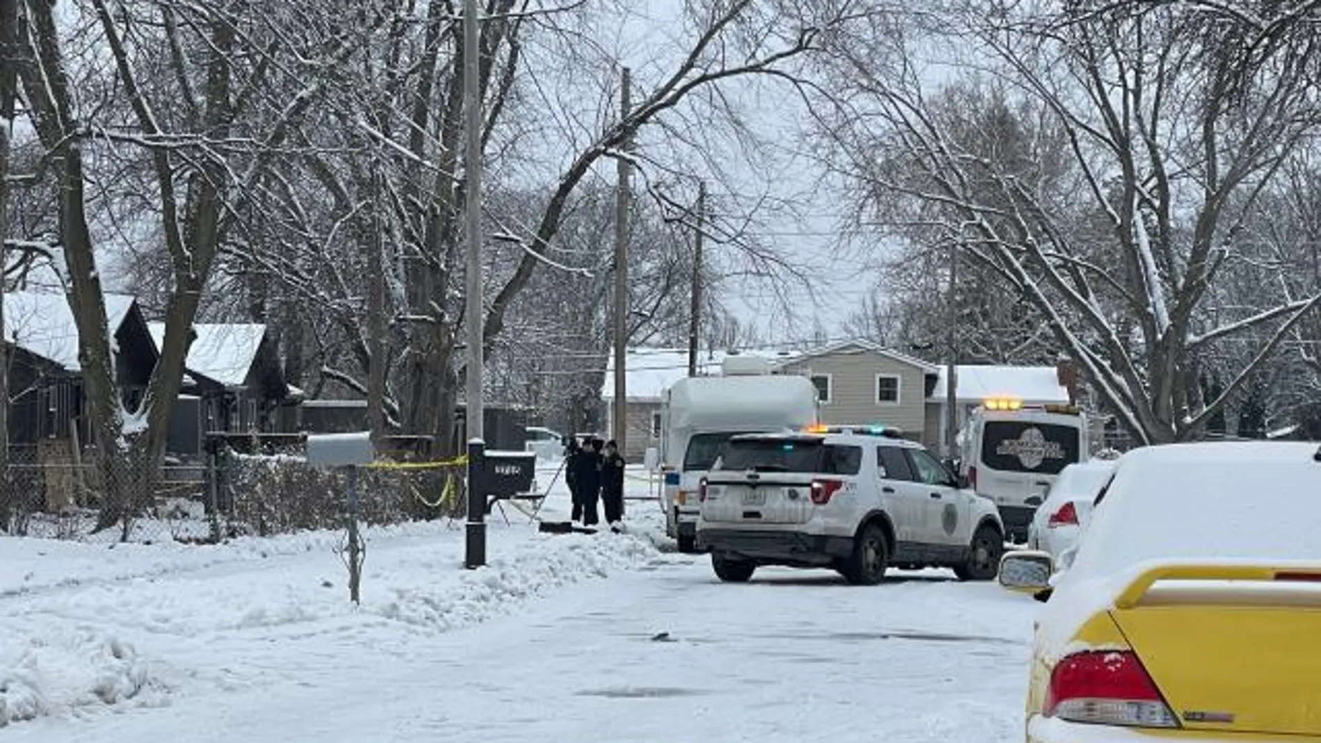 La policía de Des Moines, Iowa, se encuentran en la escena de un tiroteo donde varias personas resultaron heridas.