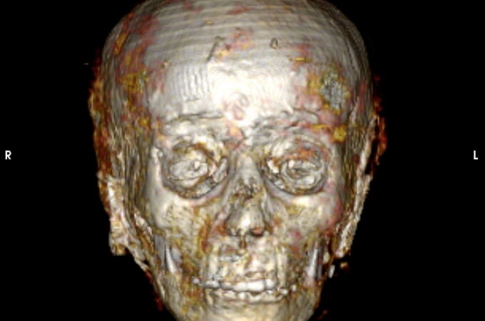 2,300 old golden boy's mummy at the Egyptian Museum