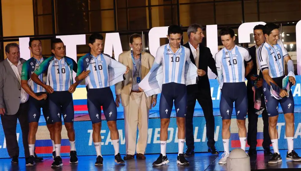 El Team Medellín, con la camiseta argentina