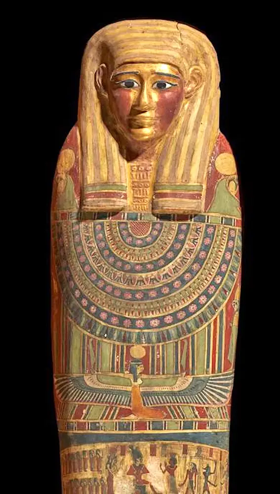 2,300 old golden boy's mummy at the Egyptian Museum