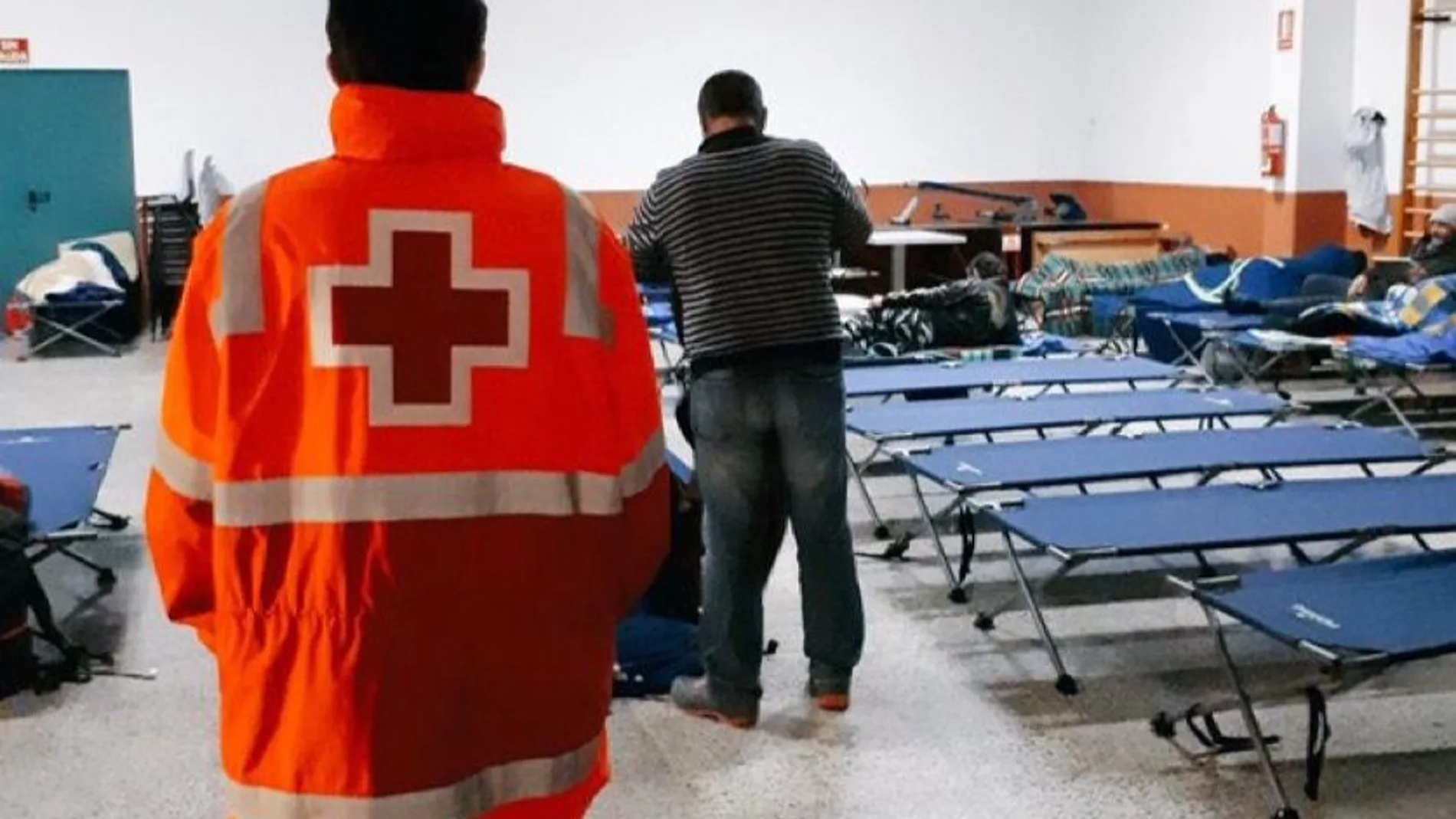El Ayuntamiento de Alicante y la Cruz Roja ha puesto en marcha un dispositivo especial debido a las bajas temperaturas