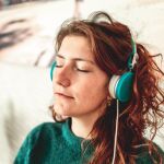 La música, así como otras condiciones ambientales particulares, puede ayudar a relajarnos y conciliar el sueño | Fuente: Pixabay