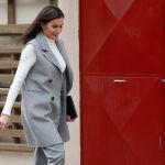 La Reina Letizia a su llegada a la reunión de trabajo de la Asociación Española Contra el Cáncer (AECC).
