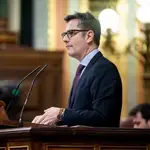 El ministro de la Presidencia, Relaciones con las Cortes y Memoria Democrática, Félix Bolaños, interviene durante una sesión plenaria en el Congreso de los Diputados.